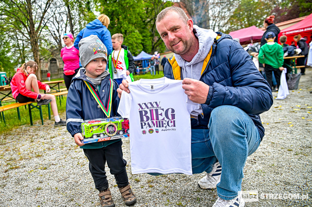 Ponad 260 osób wzięło udział w Ogólnopolskim Biegu Pamięci w Rogoźnicy [FOTO] 
