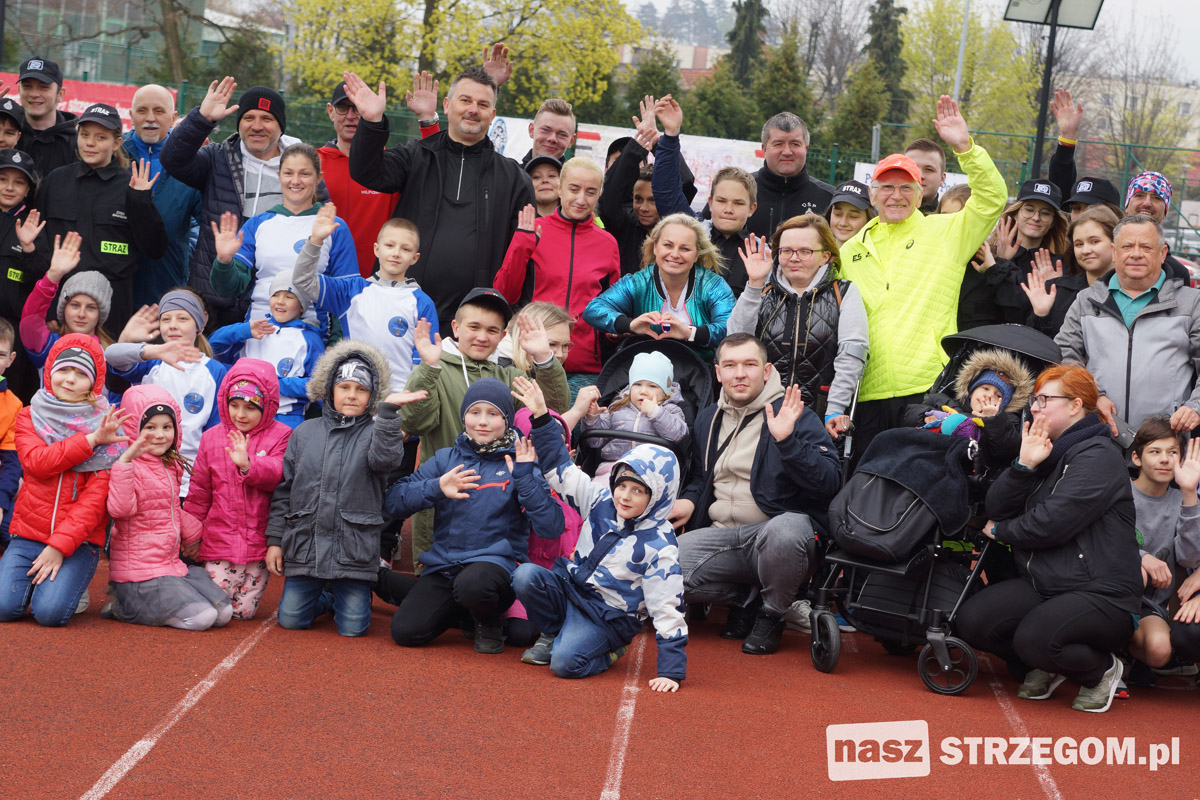 Na strzegomskiej bieżni trwa 24-godzinny bieg charytatywny [FOTO] 