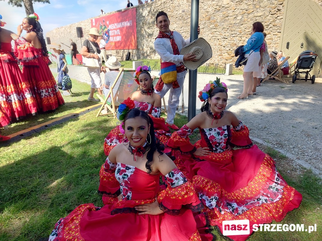 Międzynarodowe „Śniadanie na trawie” z folklorem [FOTO] 