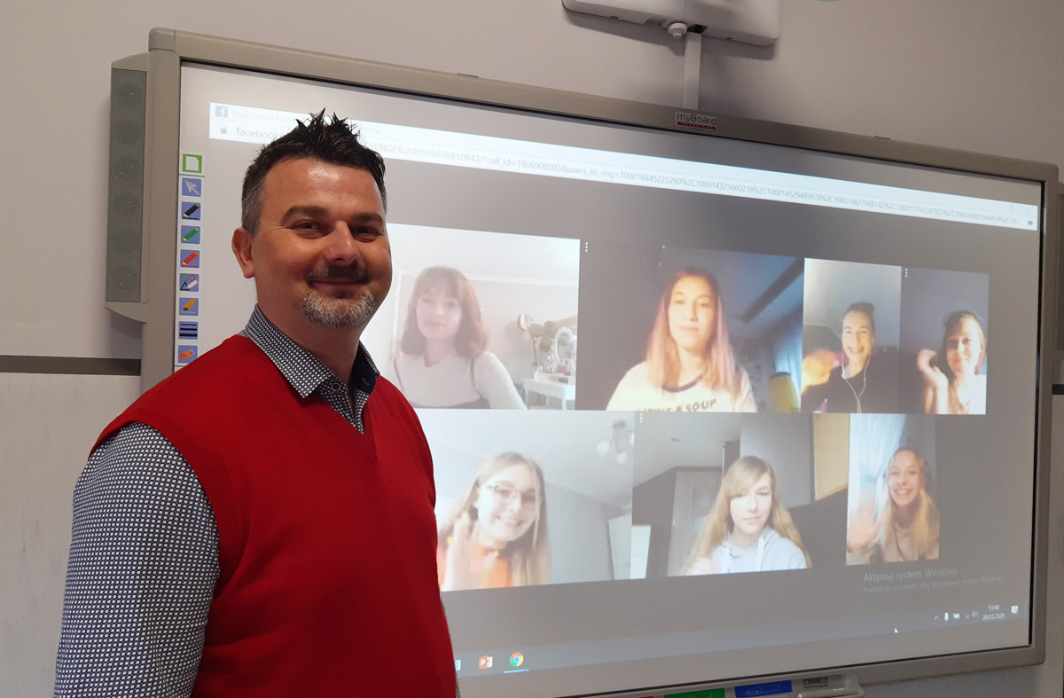 Koronawirus nie zwalnia uczniów z zajęć [FOTO+FILM] 