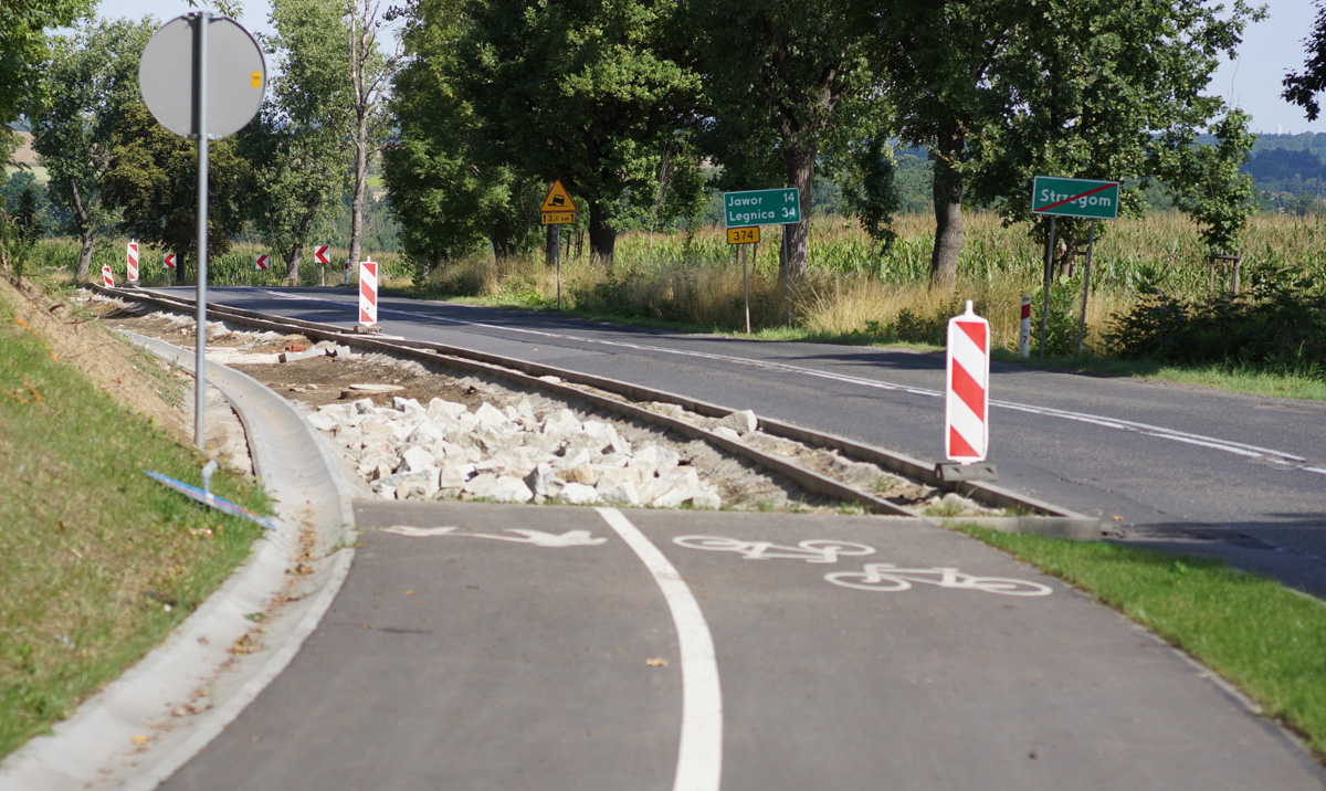 Budowa ciągu pieszo-rowerowego dobiega końca [FOTO] 
