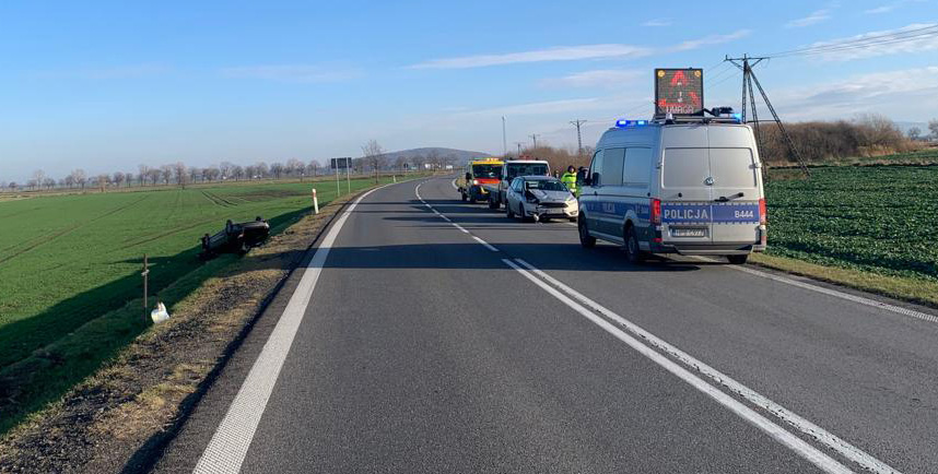 Dachowanie na krajowej „piątce” w okolicach Ruska [FOTO] 