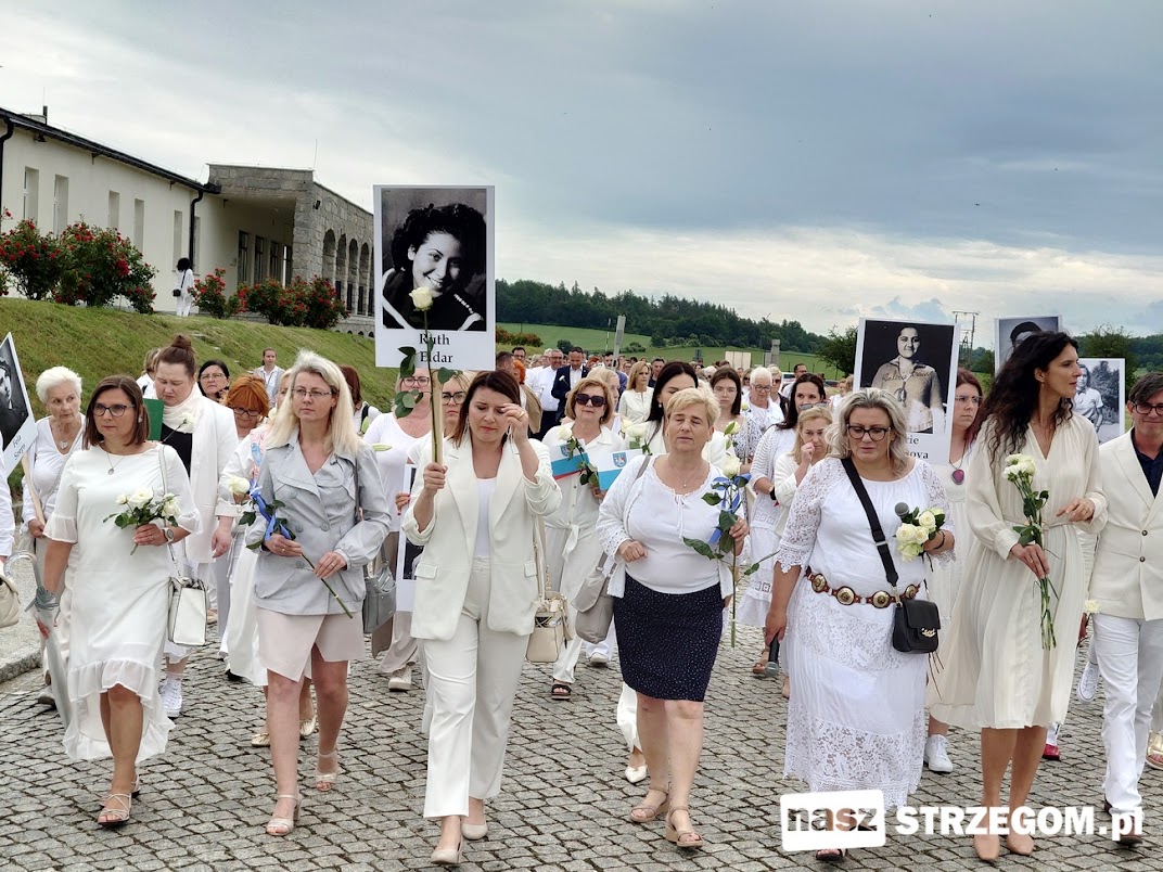 Biały Marsz w Rogoźnicy: Pamięć o ofiarach Gross-Rosen i sprzeciw wobec wojen [FOTO] 
