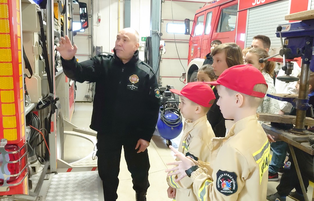 Gminna rywalizacja w zakresie wiedzy pożarniczej [FOTO] 