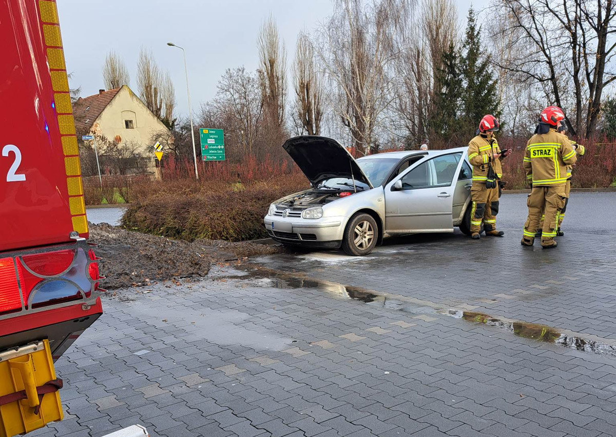 Zapaliła się komora silnika [FOTO] 