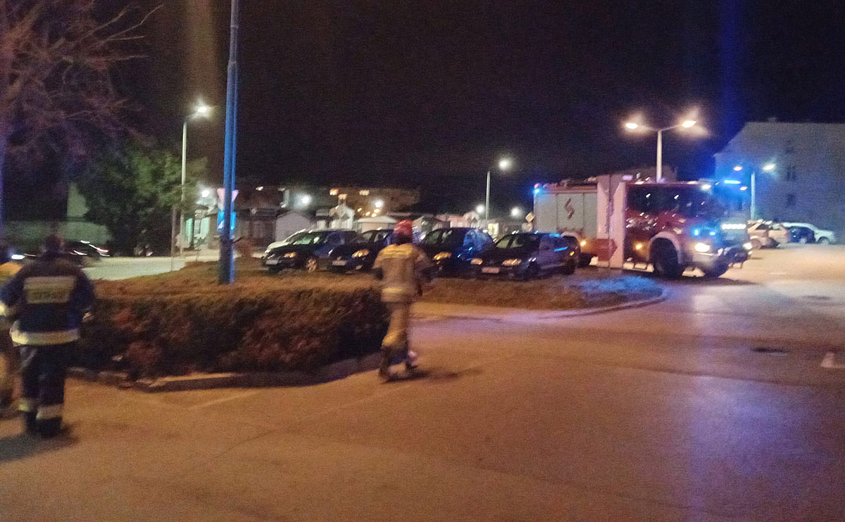 Wieczorna interwencja strażaków przy ulicy Legnickiej  