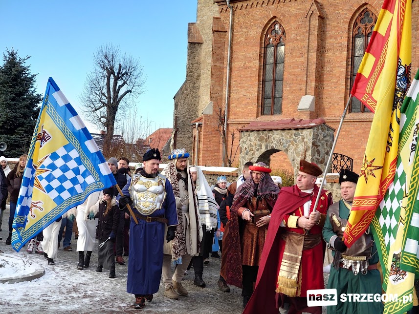 Orszak Trzech Króli po raz dziewiąty przeszedł ulicami Jaroszowa [FOTO] 