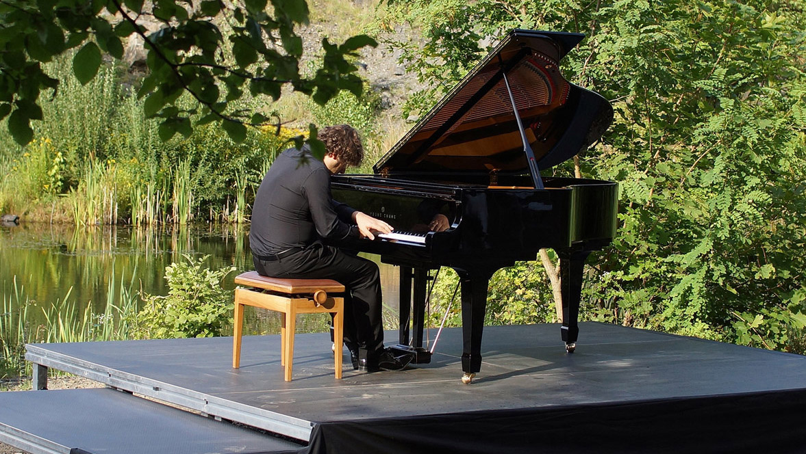 Fortepian ponownie rozbrzmi muzyką klasyczną w kamieniołomie  