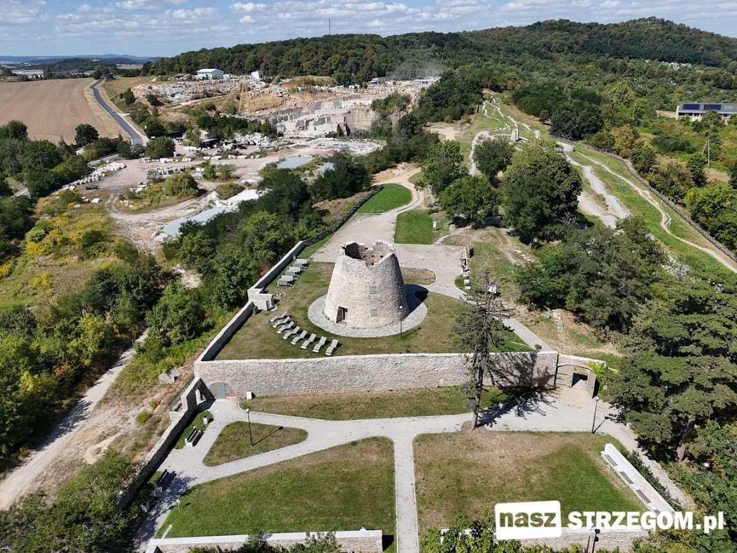 Kolejny etap prac przy zabytkowym wiatraku w Forcie Gaj [FOTO] 