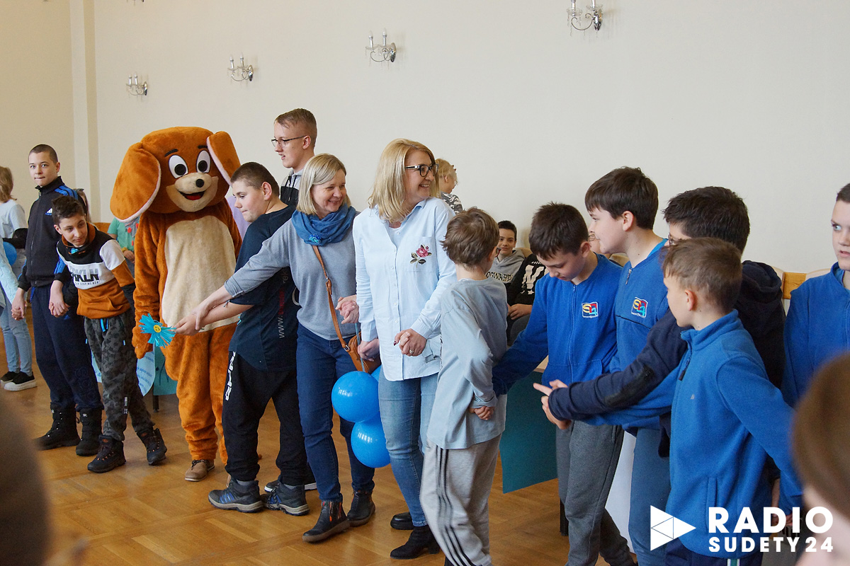 Niebieski marsz w imię solidarności z osobami ze spektrum autyzmu odbędzie się w Strzegomiu  