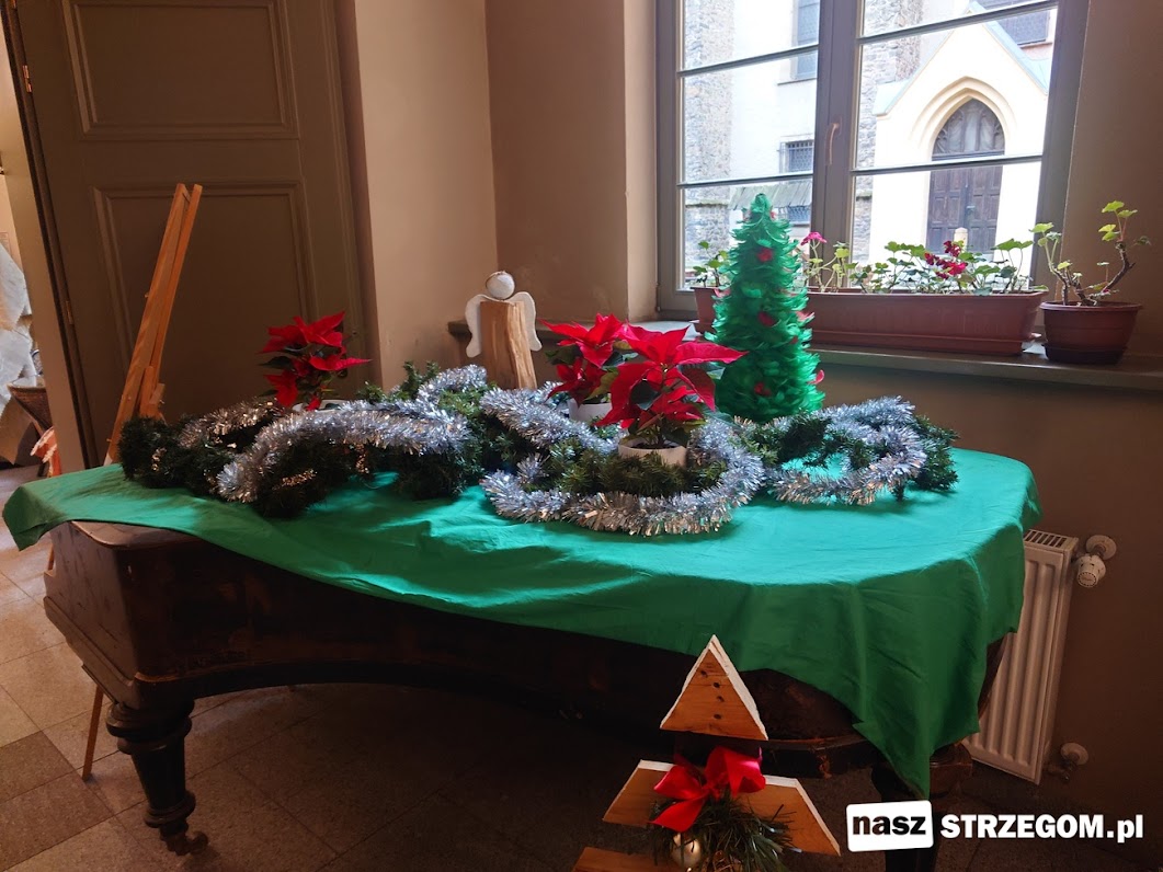 Trwa Strzegomski Jarmark Bożonarodzeniowy  [FOTO] 
