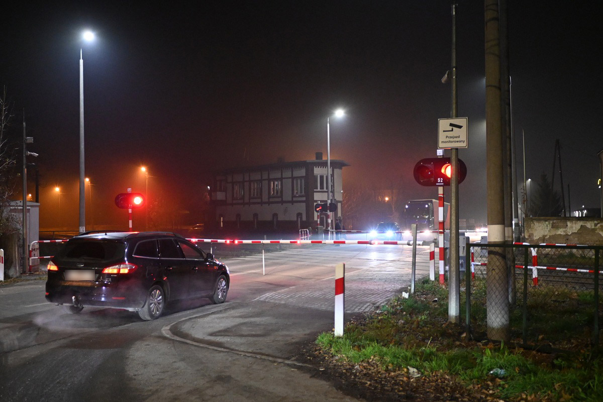 Awaria rogatek na przejeździe kolejowym w mieście [AKTUALIZACJA] 