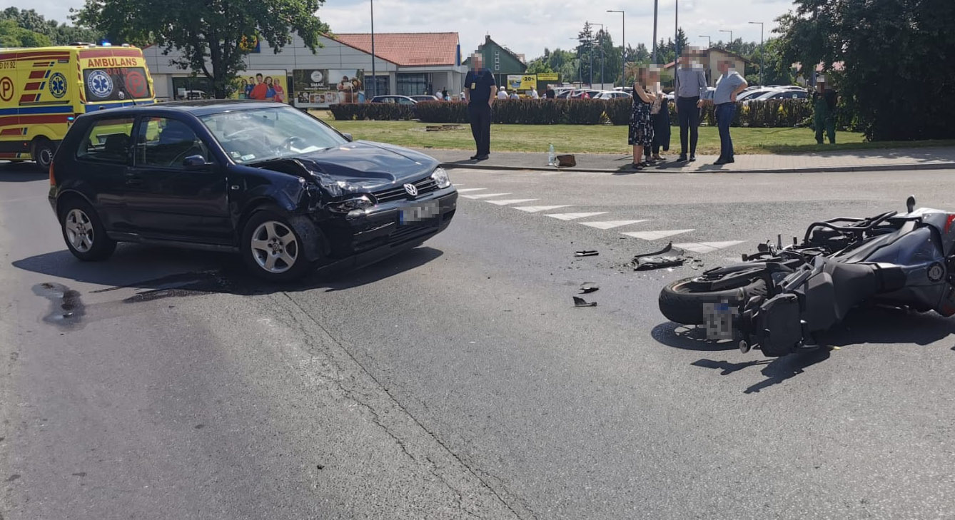 Wypadek z udziałem motocyklisty w Strzegomiu [FOTO] 
