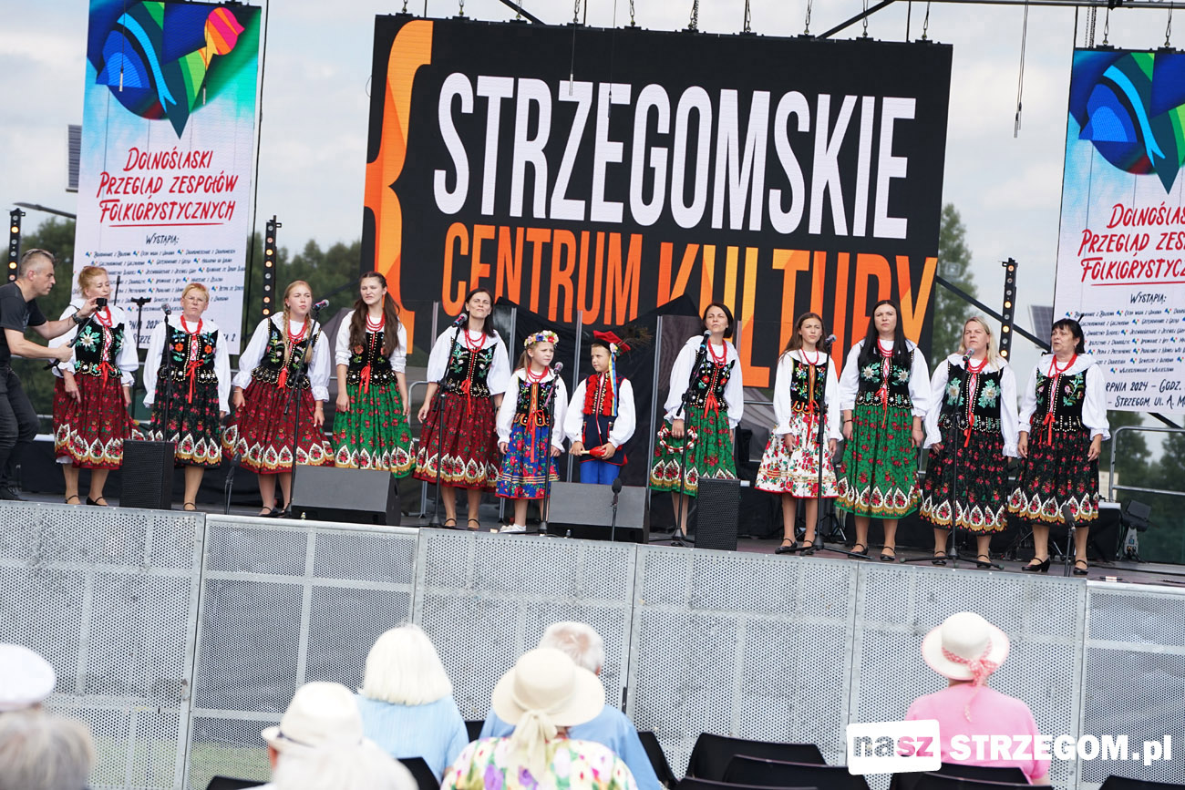 Kapele folklorystyczne z regionu porwały publiczność do tańca [FOTO] 
