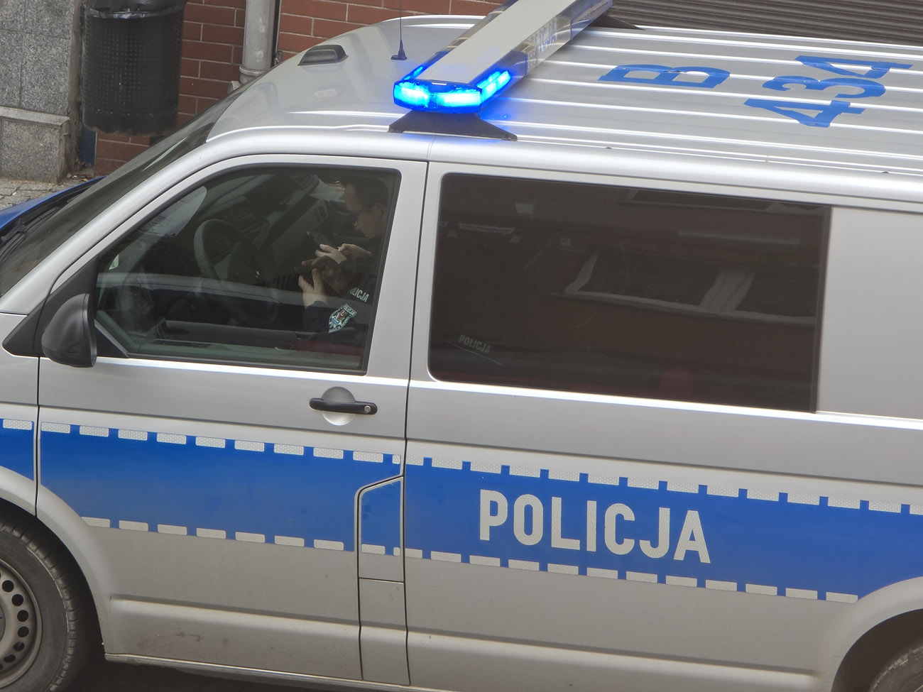 48-latek kierował mimo sądowego zakazu. W portfelu miał narkotyki 