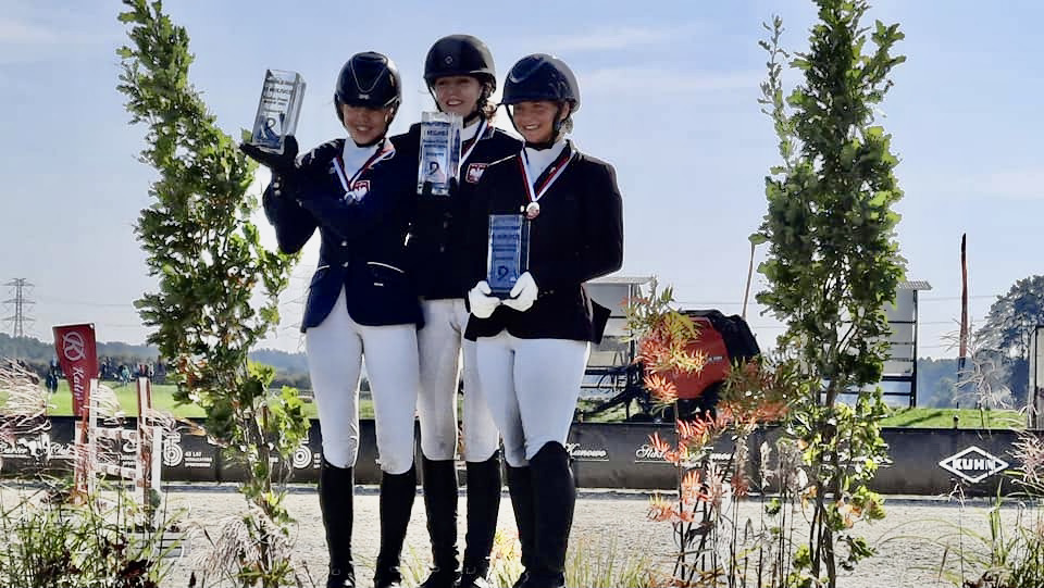 Stragona kończy sezon z workiem medali  