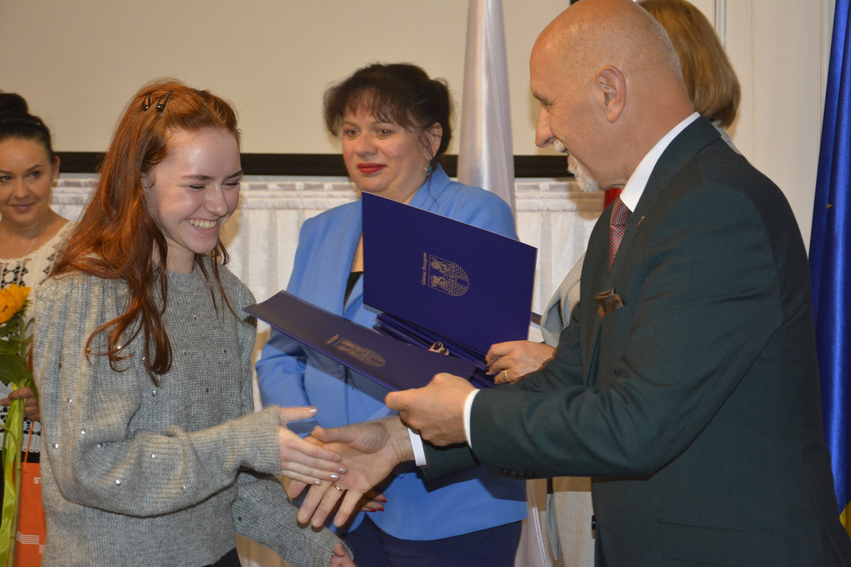 Podziękowania i dyplomy dla młodych radnych w Strzegomiu [FOTO] 