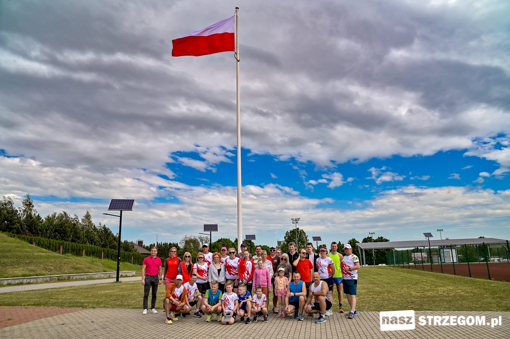 Biegacze uczcili Dzień Flagi biegając [FOTO] 