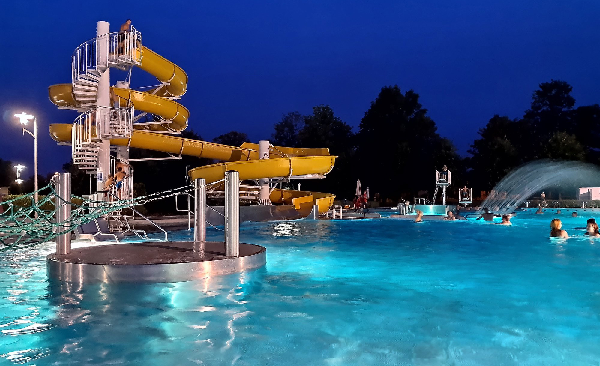 Już w sobotę otwarcie basenów [FOTO+VIDEO] 