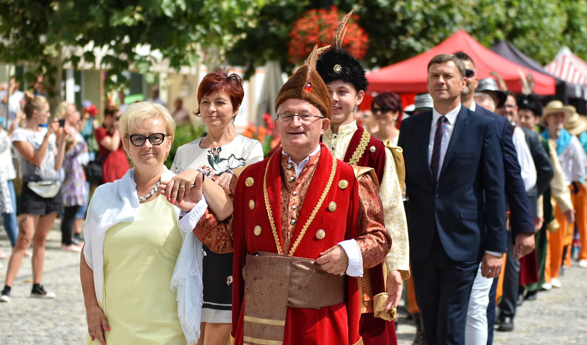 Wielonarodowy polonez i Rynek Świata w Strzegomiu [FOTO] 