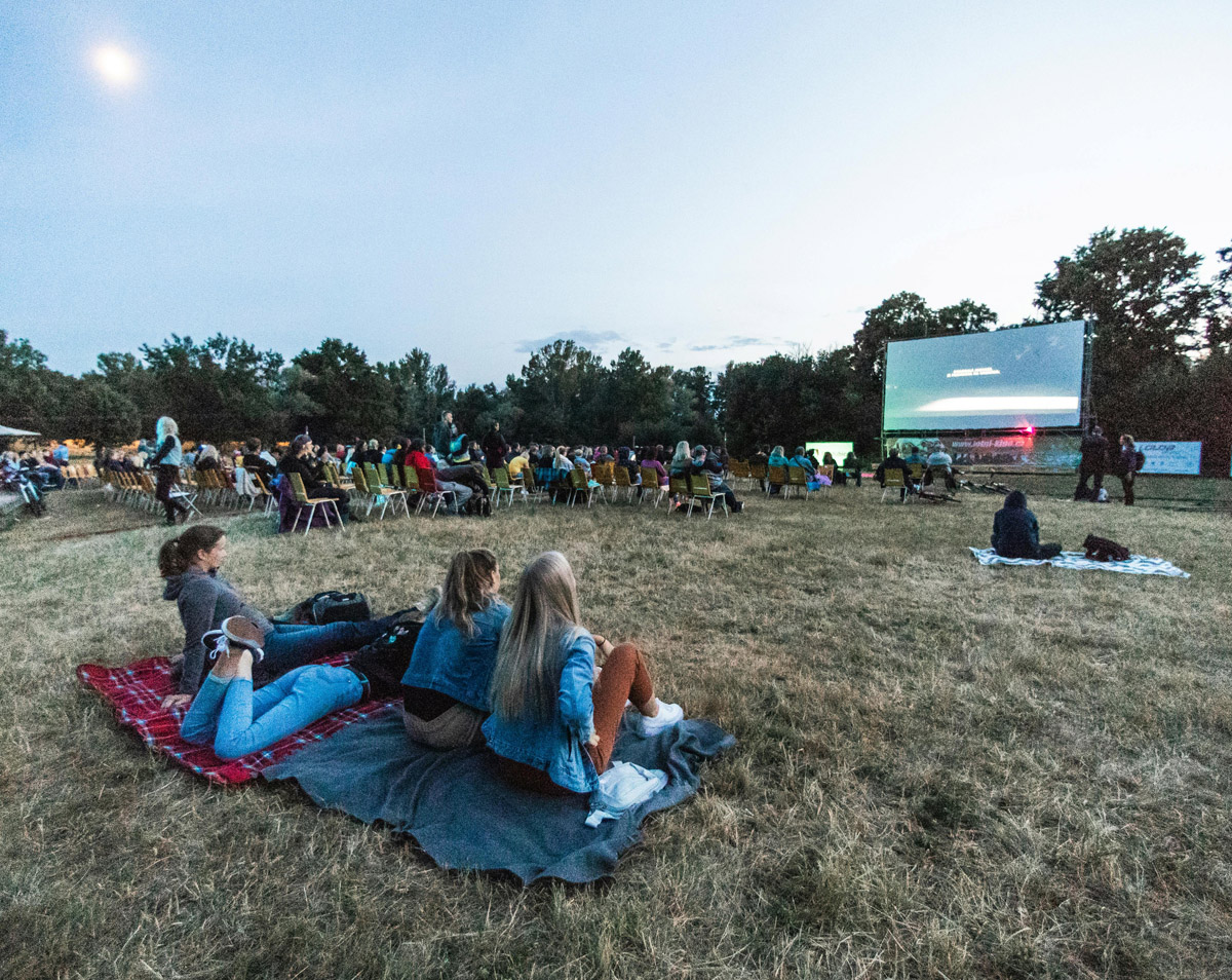  Wakacyjne Kino Plenerowe w Jaroszowie! 