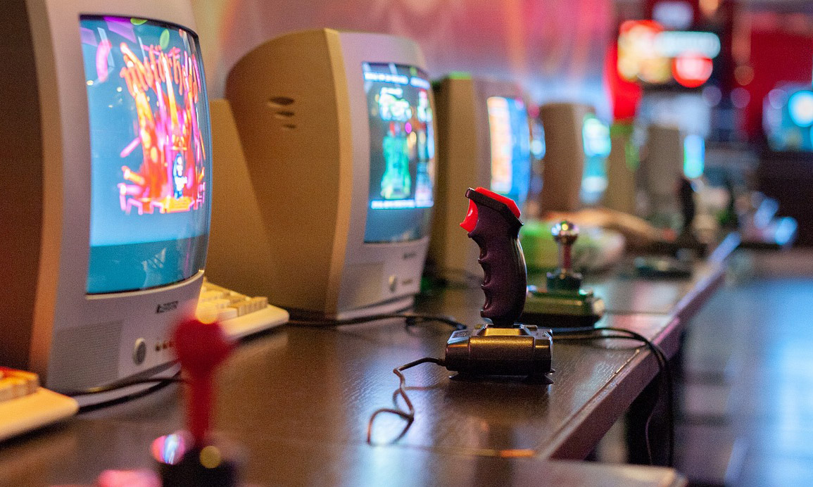 Oldschoolowe komputery i poszukiwanie skarbów z okazji Dnia Dziecka w Strzegomiu 