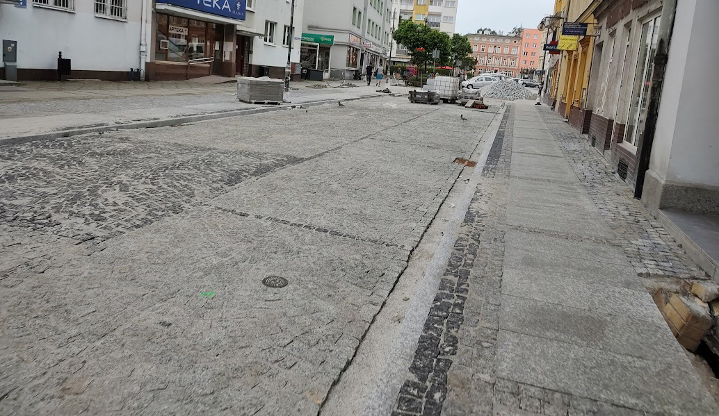 Remont Dąbrowskiego jeszcze potrwa! [FOTO] 