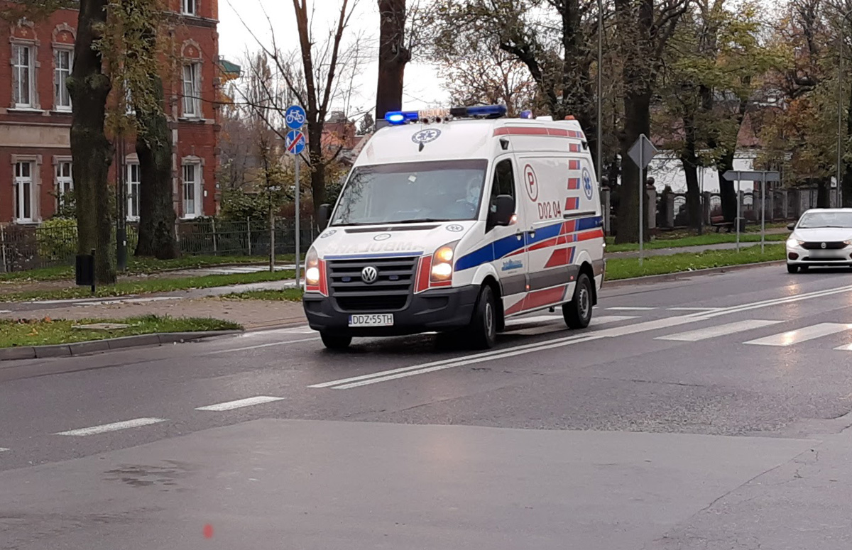 Kolizja z udziałem rowerzysty na strzegomskim skrzyżowaniu 