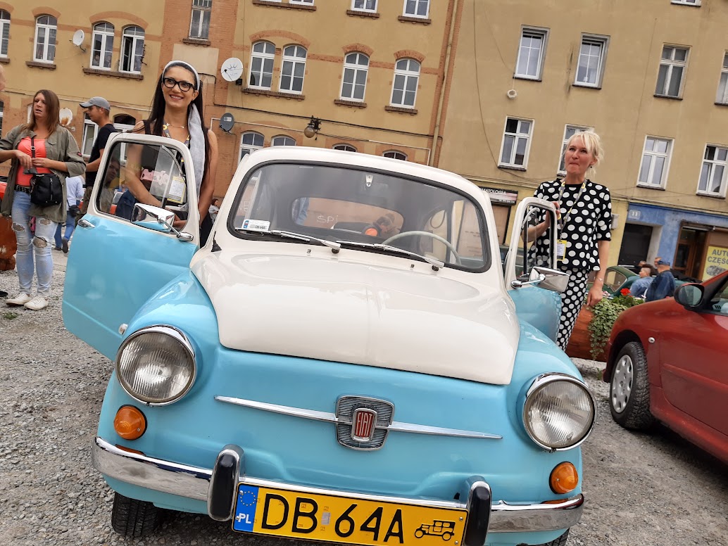 Oldtimery zawitały do Strzegomia [FOTO] 