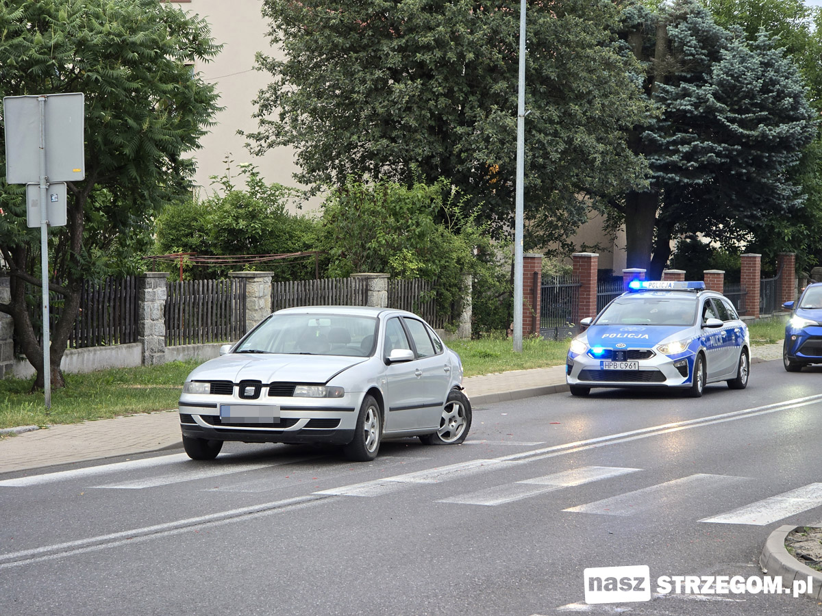 Kolizja przed przejściem dla pieszych przy ulicy Legnickiej [FOTO] 