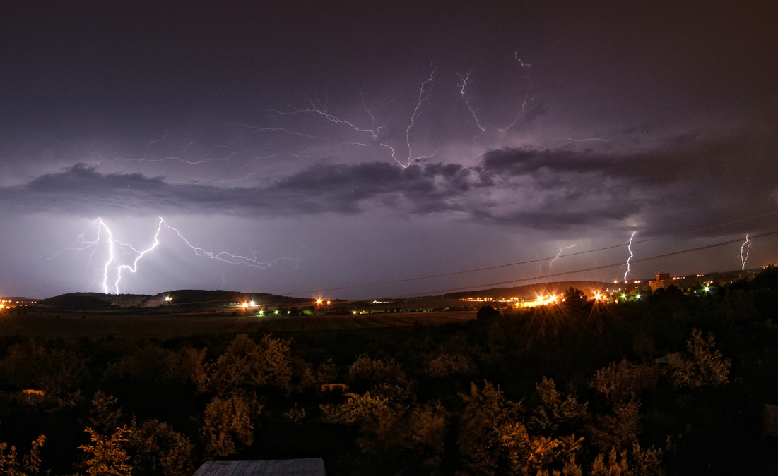 Uwaga! Synoptycy prognozują burze z gradem i silny wiatr 