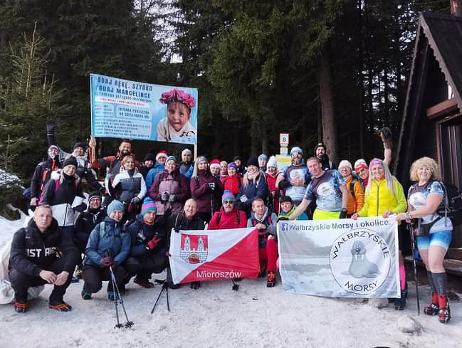 Weszli na szczyt Śnieżki dla Marcelinki Andreasik 