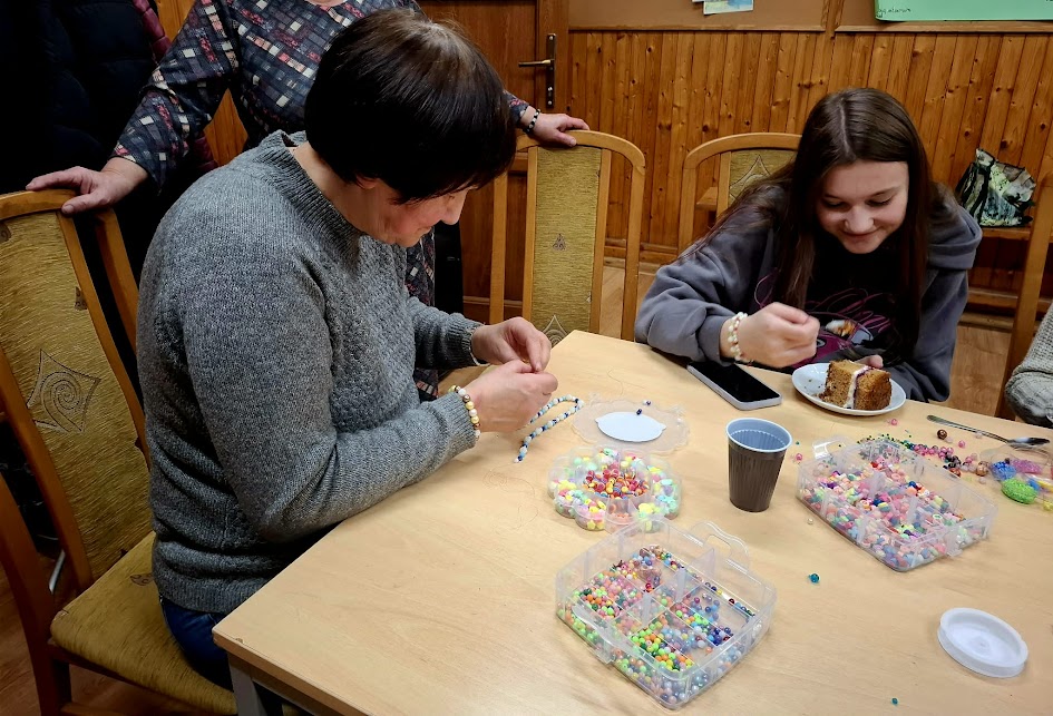 Dzień Kobiet na błysk – Olszanianki stworzyły własną biżuterię [FOTO] 