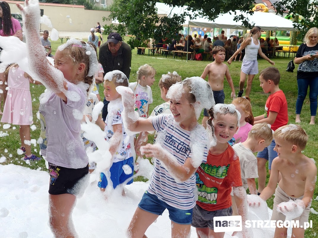 Park Dworski w Rogoźnicy znów zatętnił życiem podczas Turnieju Wsi pełnego atrakcji i dobrej zabawy [FOTO] 