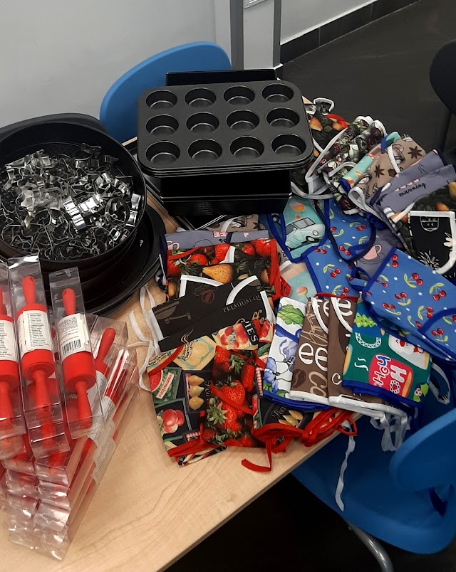 Podopieczni strzegomskiej świetlicy środowiskowej „A-cademia” uczą się piec i gotować dzięki pozyskanemu grantowi [FOTO] 