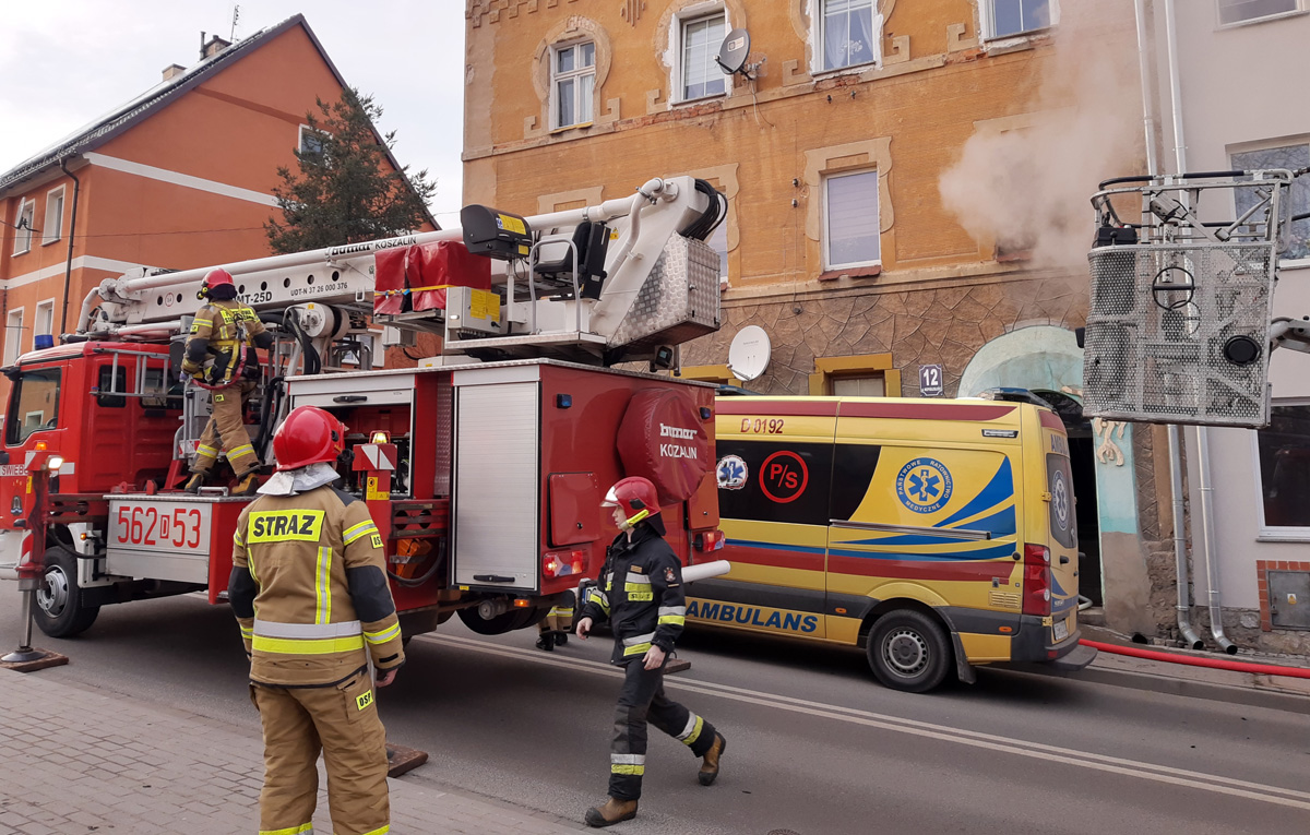 Pożar kamienicy w Strzegomiu. Na miejscu interweniowało LPR! [FOTO] 