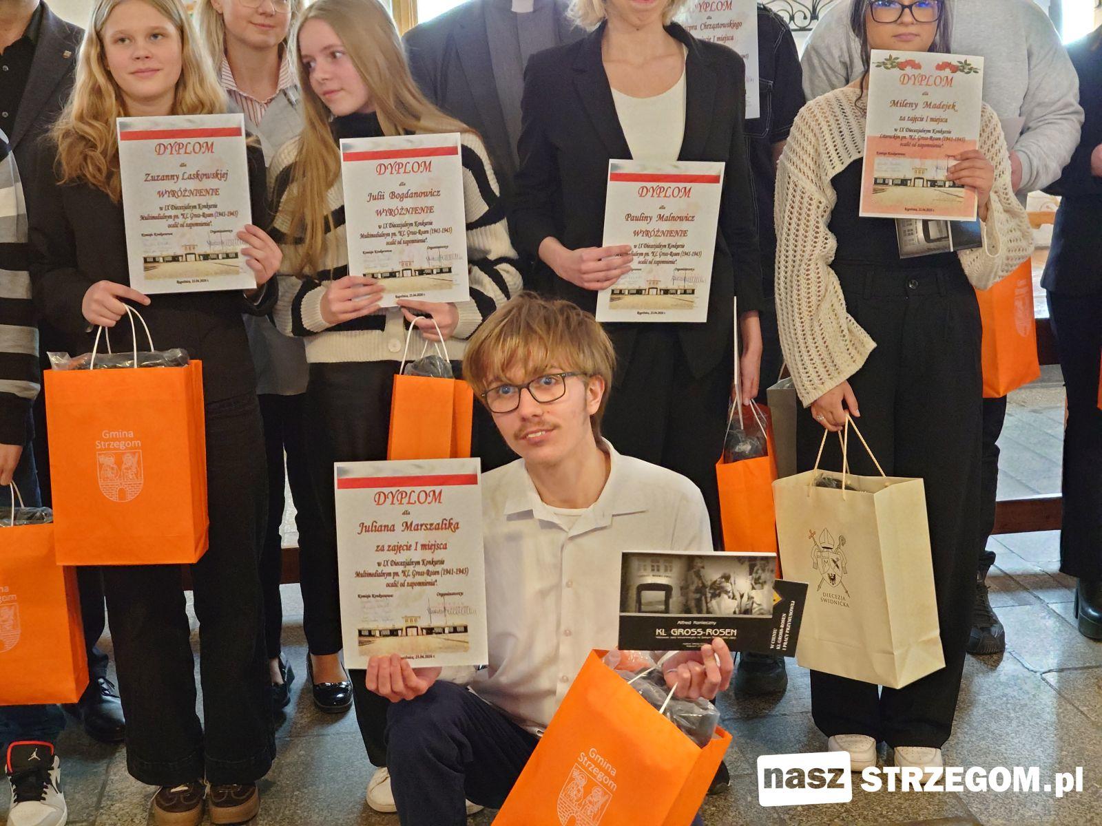 Emocje, pamięć i ważna lekcja historii. Finał Diecezjalnego Konkursu „KL Gross-Rosen ocalić od zapomnienia” [FOTO] 