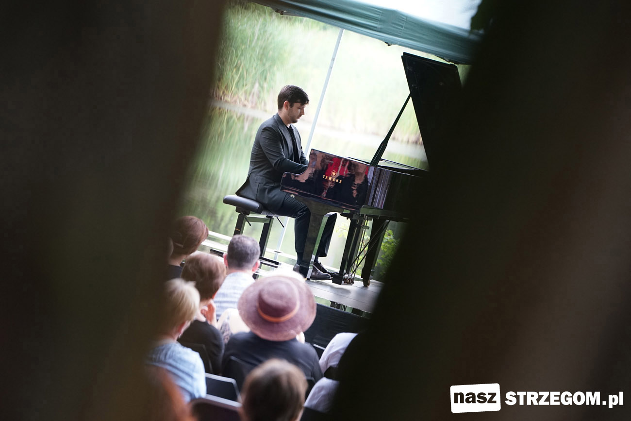 Koncert Kamila Pacholca rozpoczął czterodniowe forum muzyki fortepianowej w Strzegomiu [FOTO] 