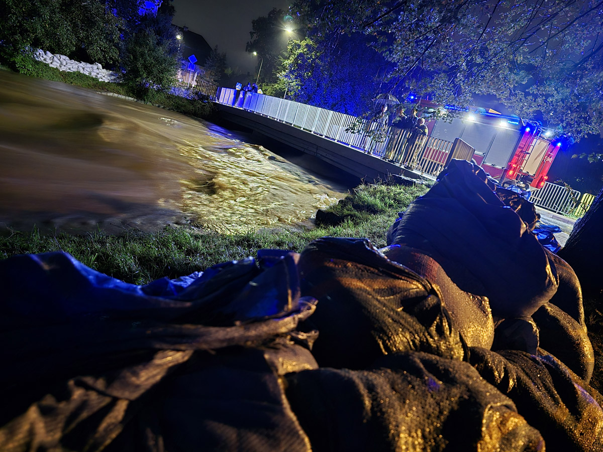 Trwa liczenie strat oraz wypompowywanie wody. Sytuacja pogodowa i hydrologiczna stabilizuje się 