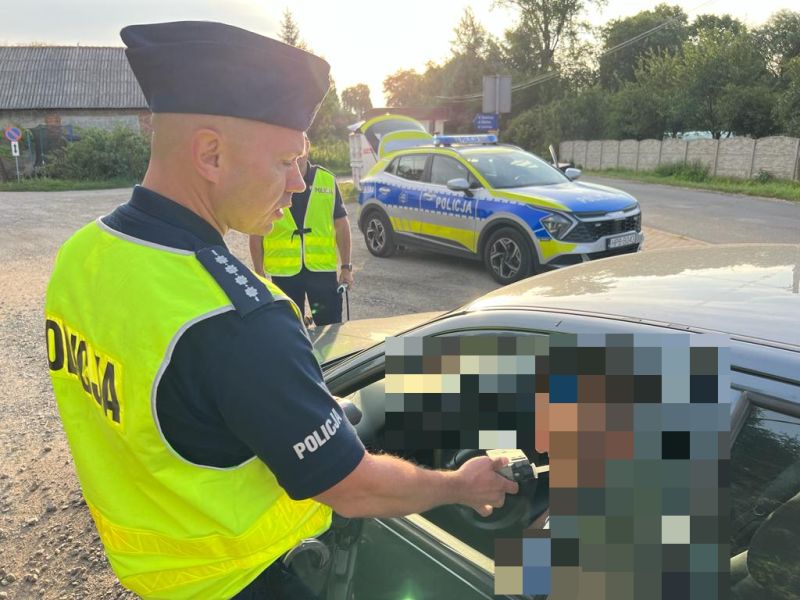 Strzegomianie zatrzymali kierowcę na podwójnym gazie w Świdnicy 