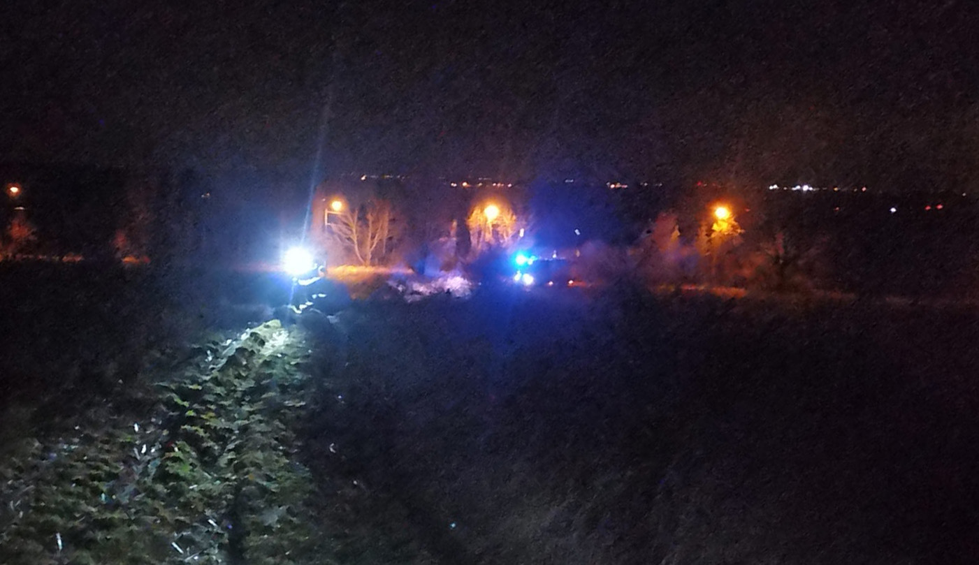 Pracowity dzień jaroszowskich strażaków i apel o niewypalanie suchej trawy! [FOTO] 