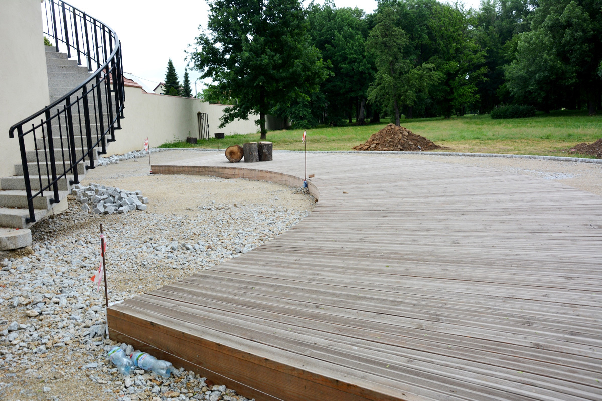 W Rogoźnicy powstaje scena plenerowa [FOTO] 