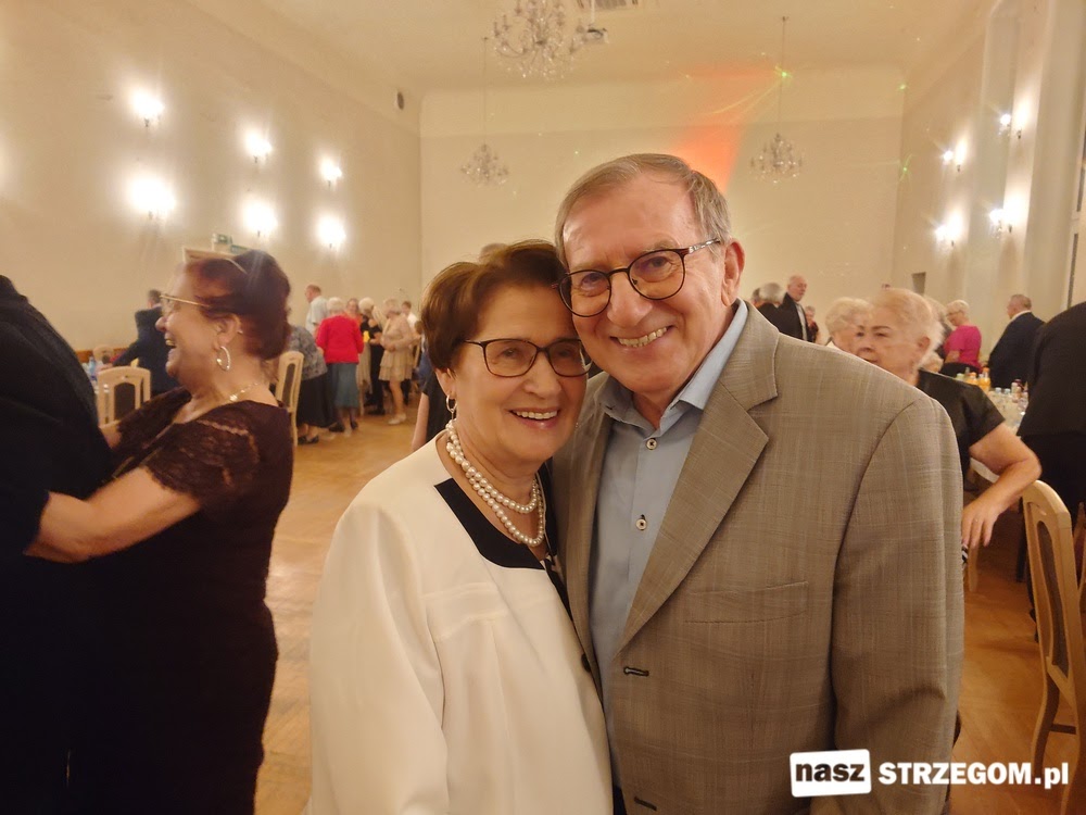 Emeryci i renciści szaleli na parkiecie  [FOTO] 