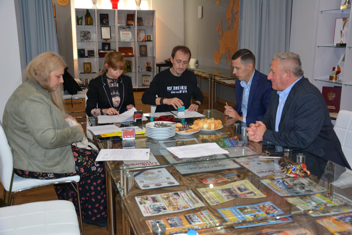 Ludowe stroje i warsztaty kulinarne na „granitowym szlaku” [FOTO] 