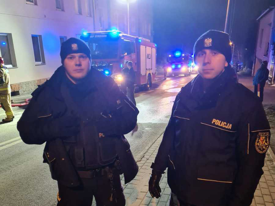 Strzegomscy funkcjonariusze z odznakami im. podkomisarza Andrzeja Struja [FOTO] 