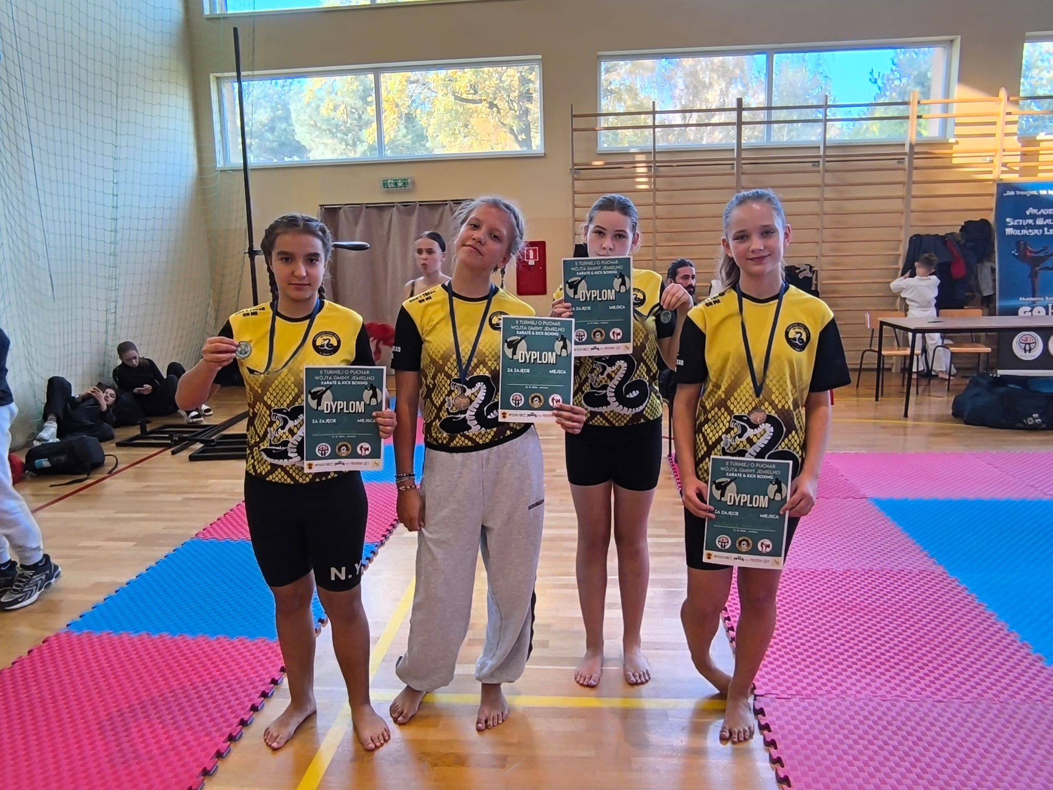 Podopieczni Leszka Sołka przywieźli 51 medali i drużynowe srebro z turnieju w Jemielnie. 