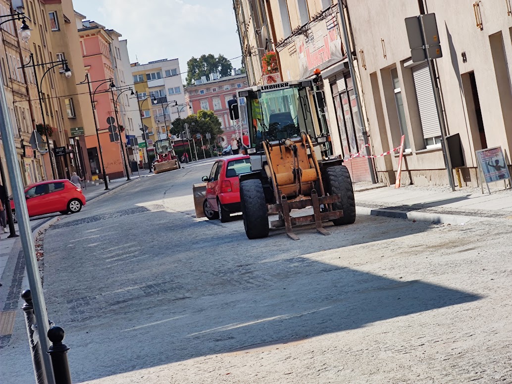Urzędnicy naliczają kary, a Dąbrowskiego nadal zamknięta [FOTO] 