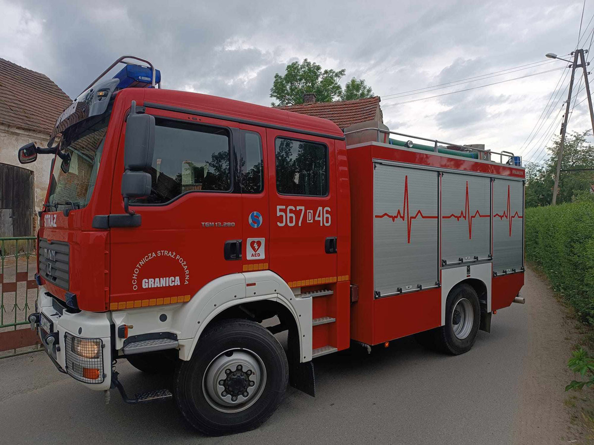 Pożar w Olszanach. Paliło się w pobliżu szkoły [FOTO] 