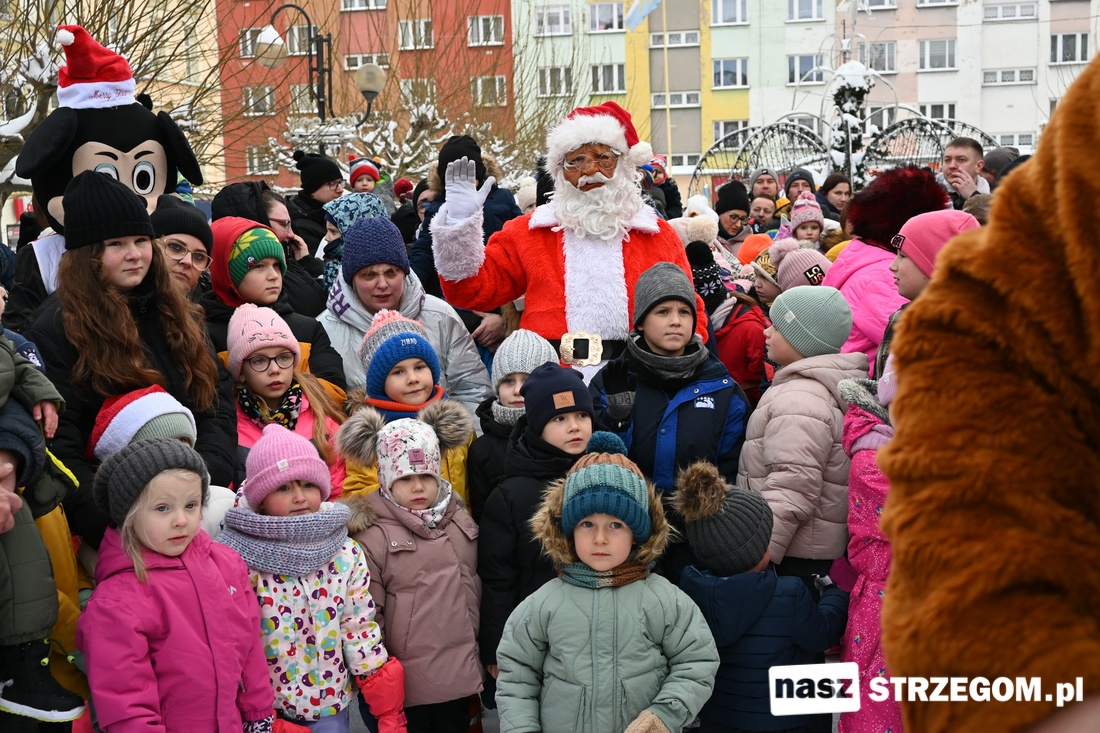 Mobilny Święty Mikołaj pojawił się na ulicach miasta [FOTO] 