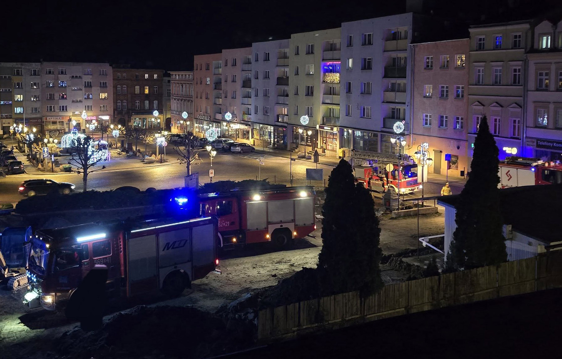 Pracowity wieczór dla strażaków w Strzegomiu 